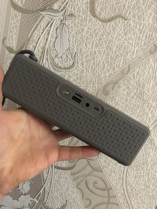 Продам блютуз колонку Hoco