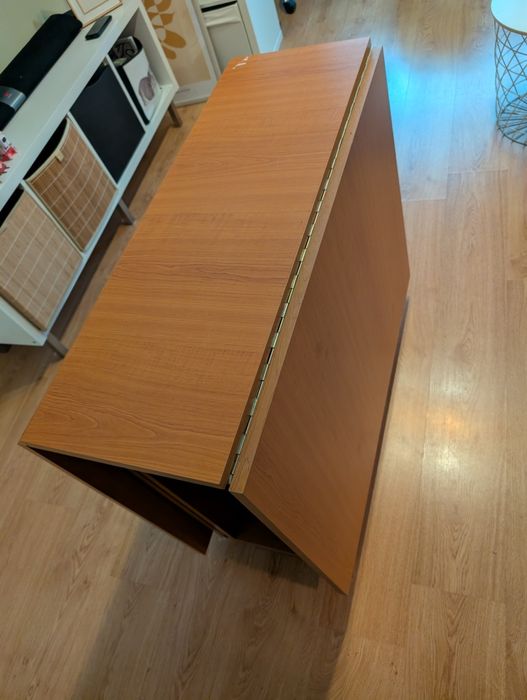 Vând Masa Pliabila 156cm din pal cu role