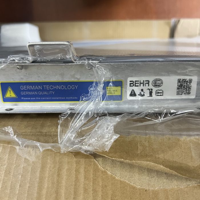 Новый радиатор BEHR bmw e34 бмв е34