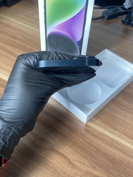 iPhone 14• 128 GB • Midnight