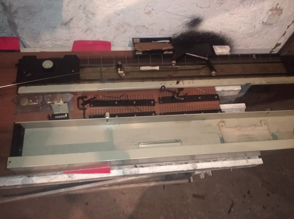 Вязальная  машинка