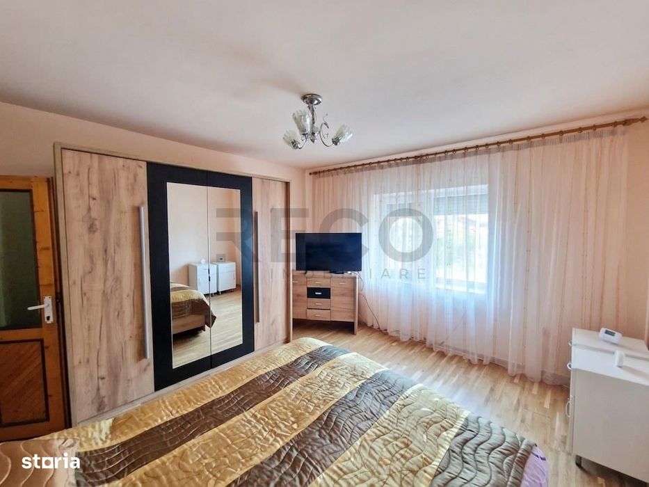 RECO Casa cu 2 camere+living, renovata complet, in Episcopia Bihor