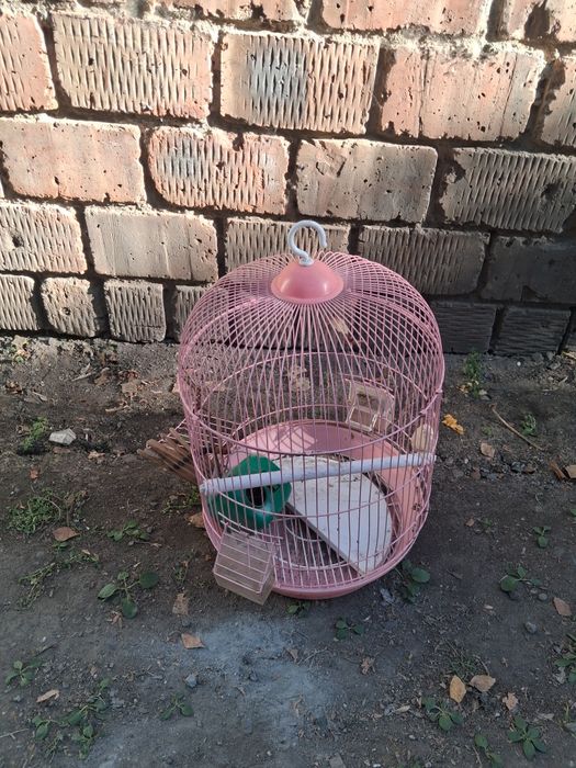 Продам клетку для попугаев