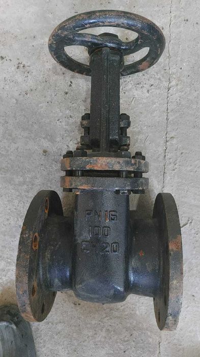 Продам задвижки чугун и сталь от д50-д250 в ассортименте