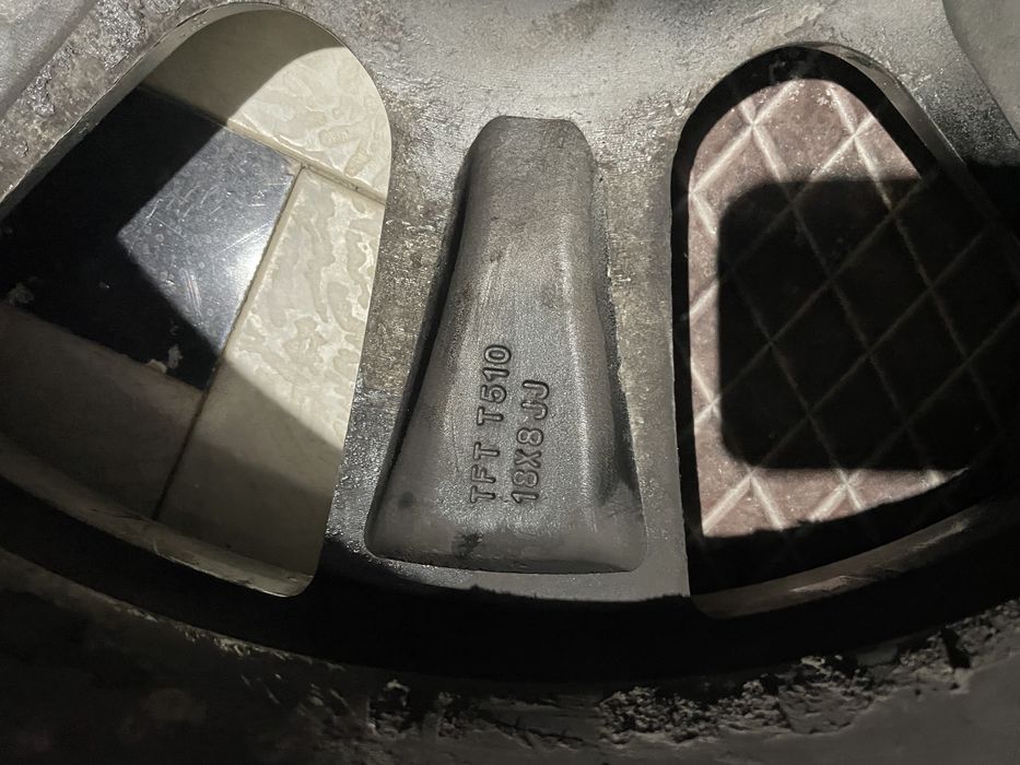 Продам диски от туарек TOUAREG