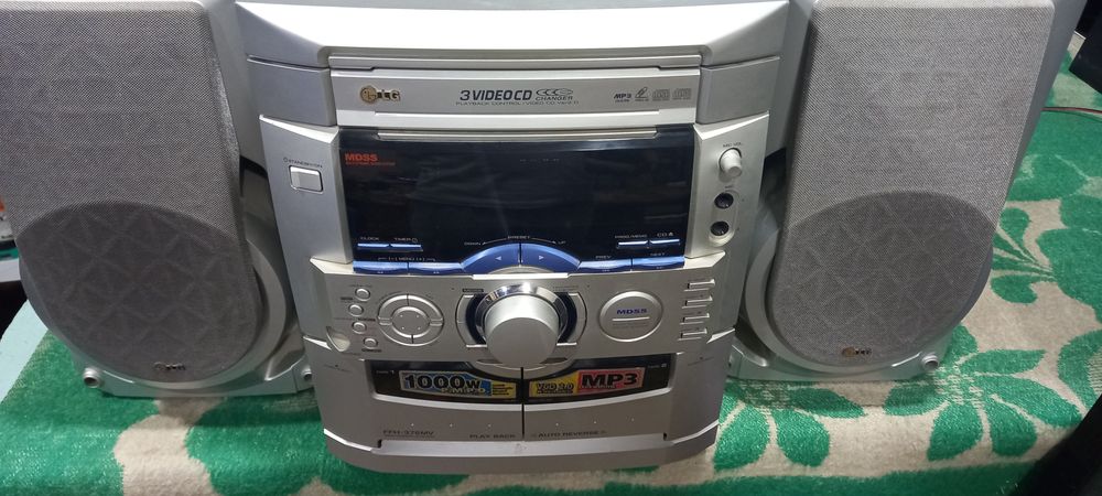 Продаётся музикални центир ЛЖ