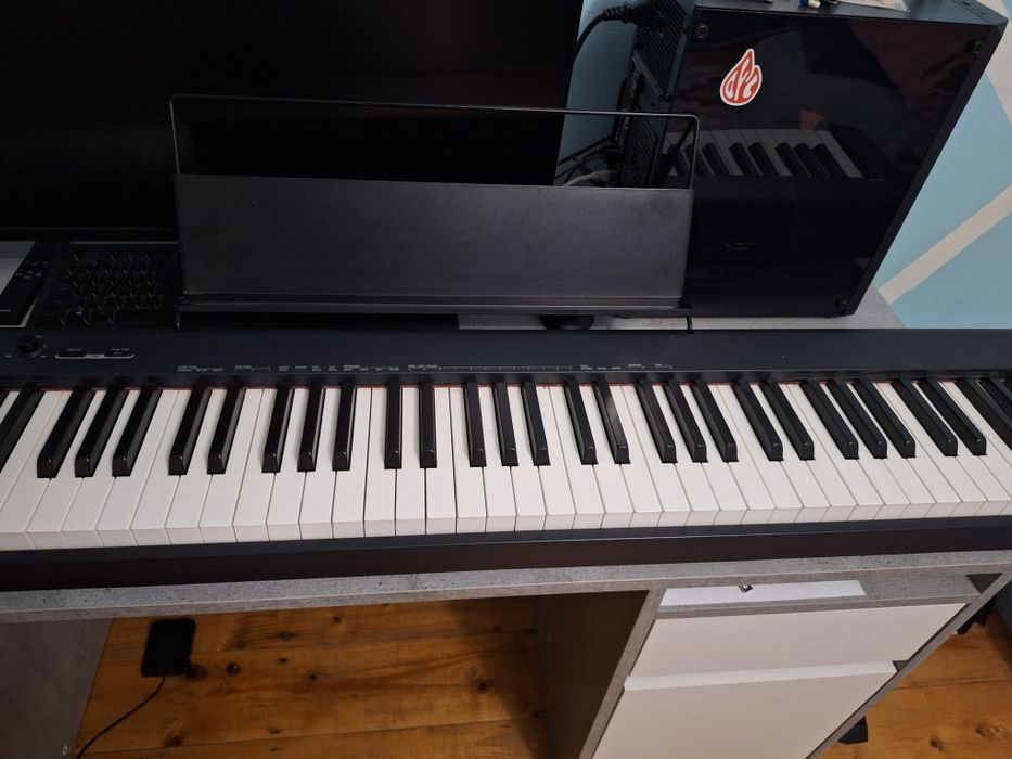 Vând pian CASIO CDP-S100BK