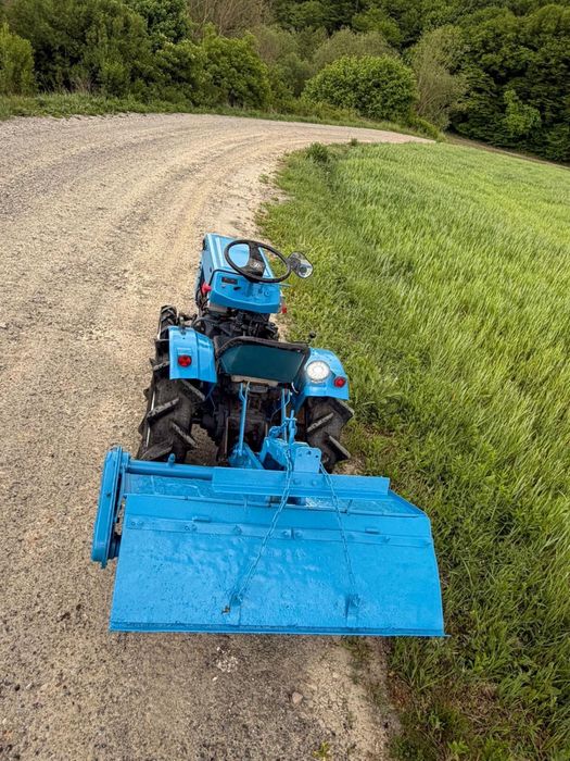 Tractor japonez Mitsubishi D1300