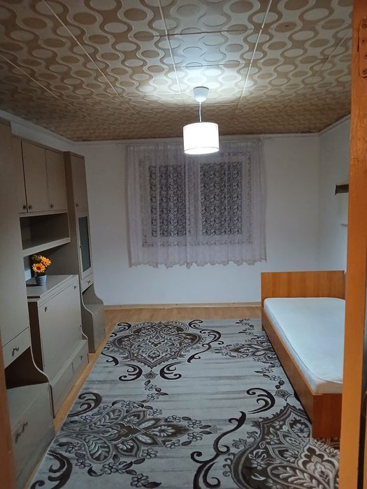 Închiriez garsonieră