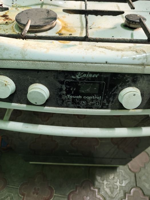 Продам газовую плиту