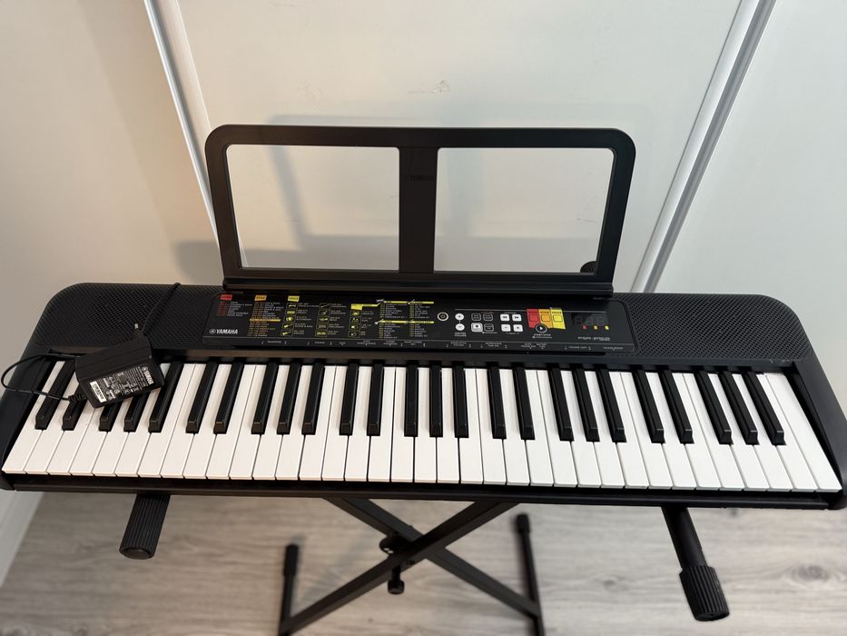 Orga Yamaha PSR F52 aprope noua, stare exceptionala