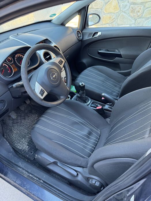 Detailing auto la domiciliu