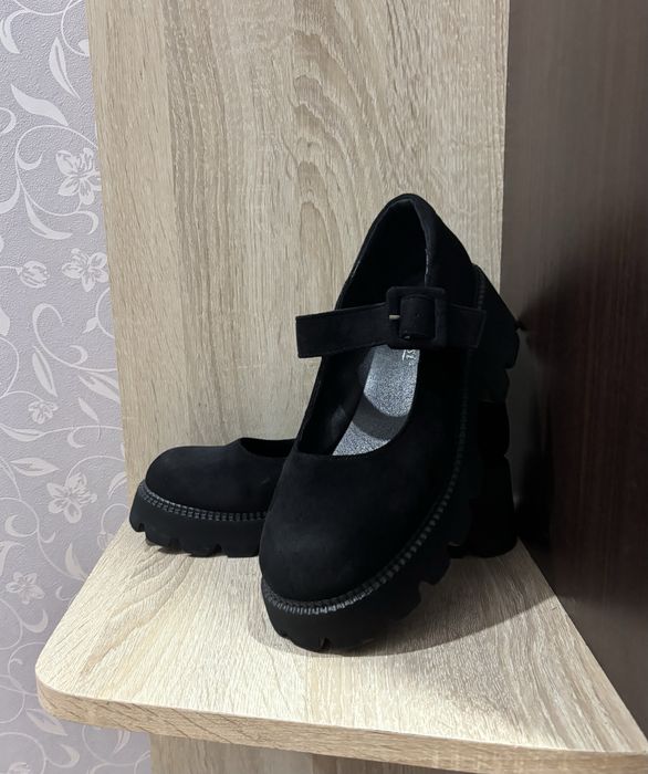 Продам женскую обувь