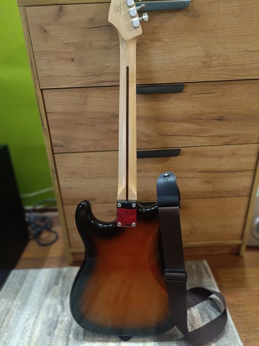 Squier stratocaster електрическа китара
