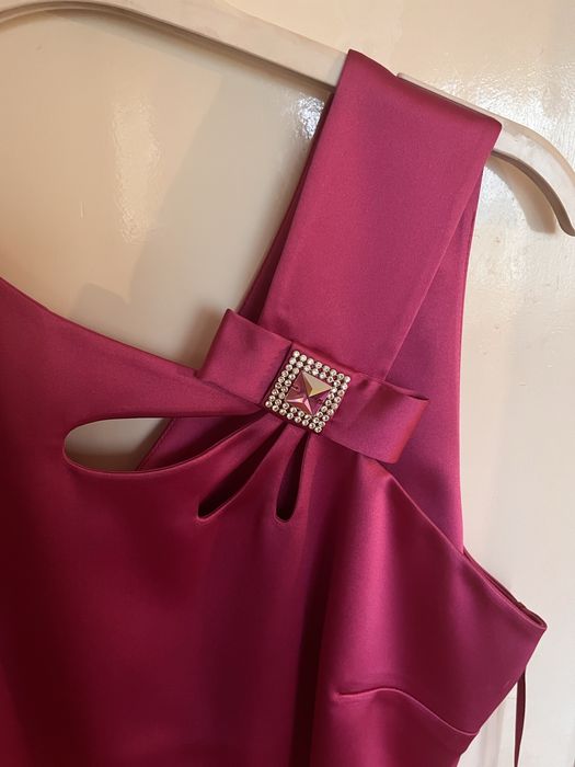 Rochie saten ocazie,minunata!