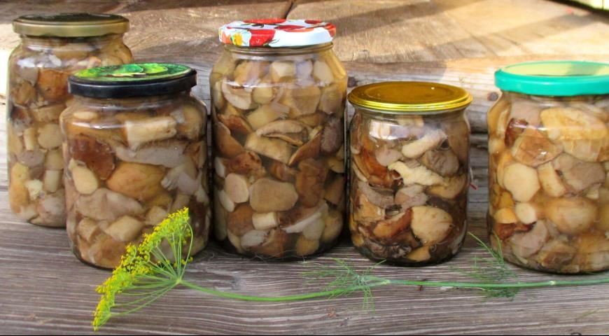 Грибы  маринованные  урожай этого года
