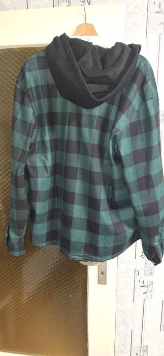 Мъжки шакети зелен и черен с качулка