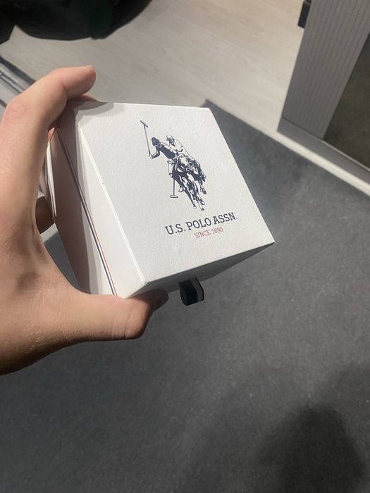 продам часы US POLO