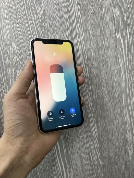 IPhone 11 64GB LL/A.       .