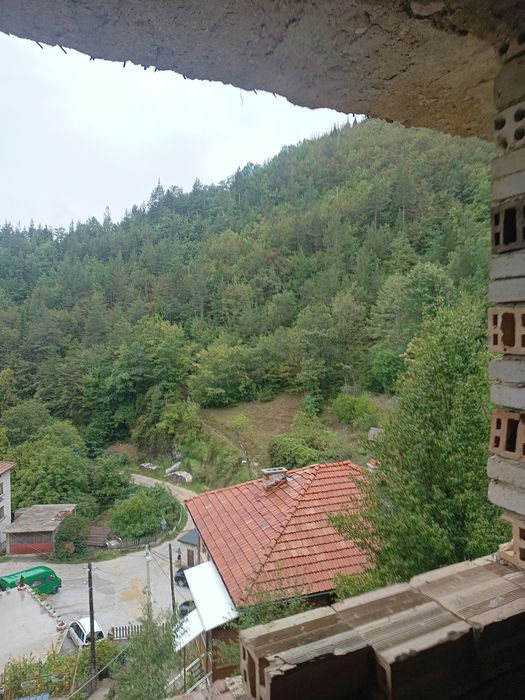 Продава къща в с.Ряка с парцел 1730 кв.м,на 5 км.от гр.Смолян