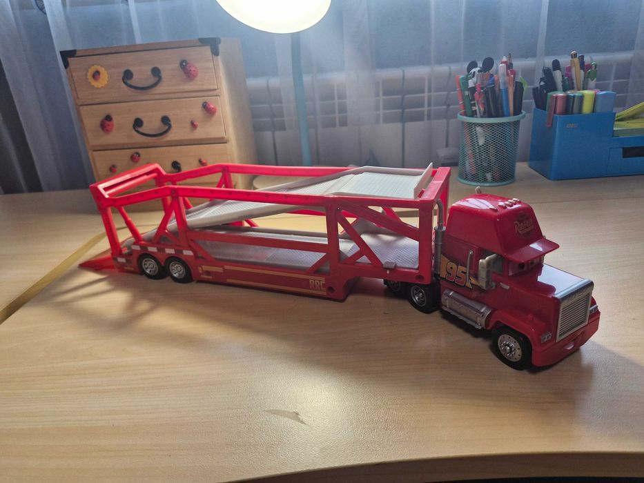 Използвани детски колички и писти Hotwheels &  Lightning McQueen