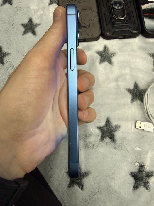 iPhone 13 (128GB) - Blue