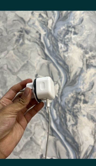 Iphone arginal zaryadchik