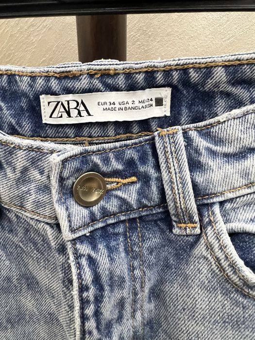 Дънки Calvin Klein, Pause Jeans