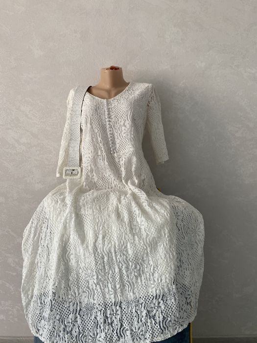 Продам платье костюмы