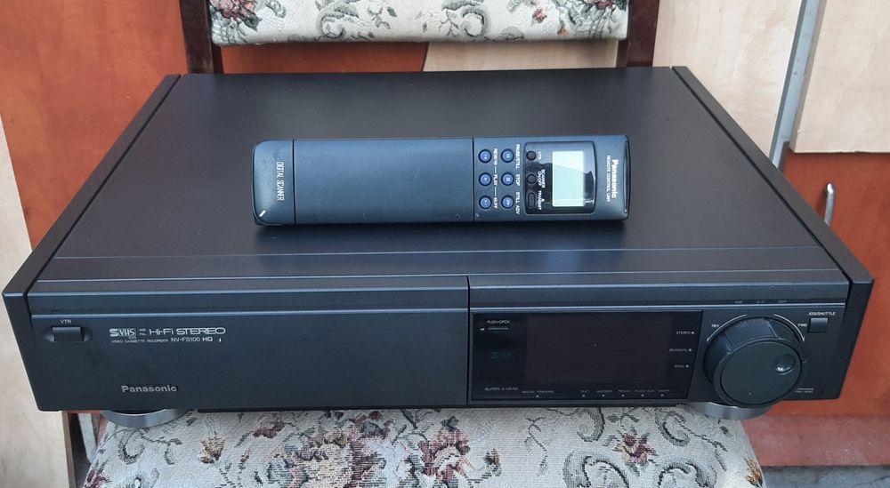Vând videorecorder panasonic stereo nv-fs100 în stare bună impecabil
