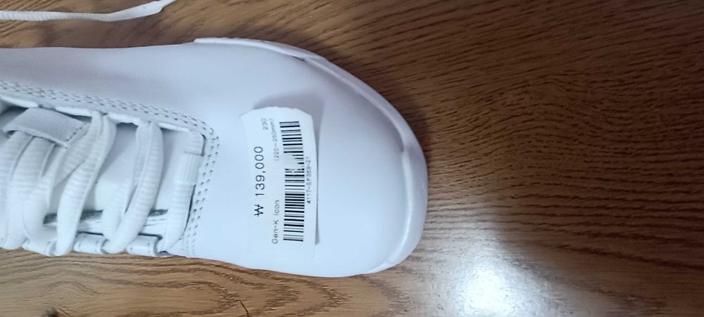 Кроссовки бренд KSwiss женские новые размер 37