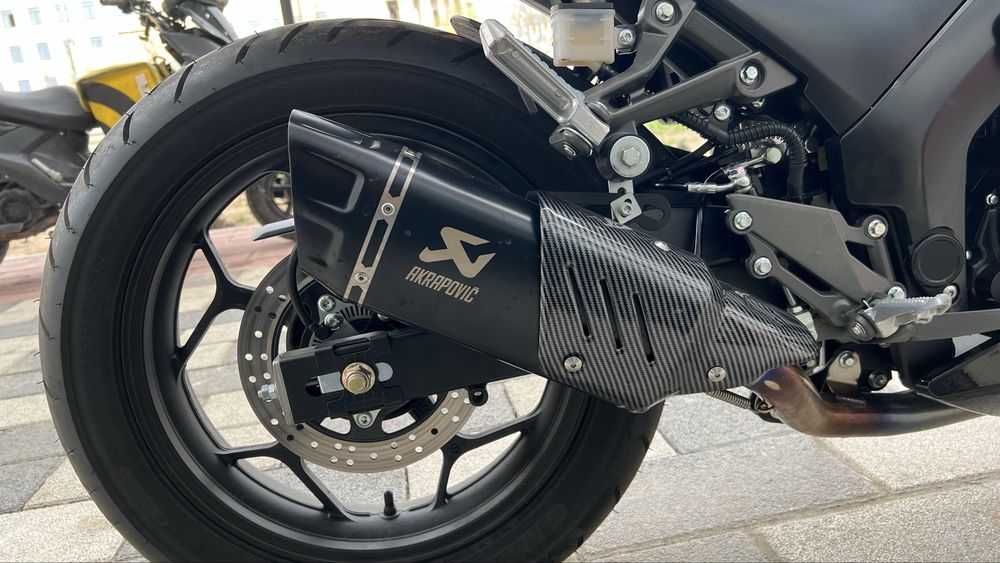 Продаётся Ducati panigale с мотоэкипировкой
