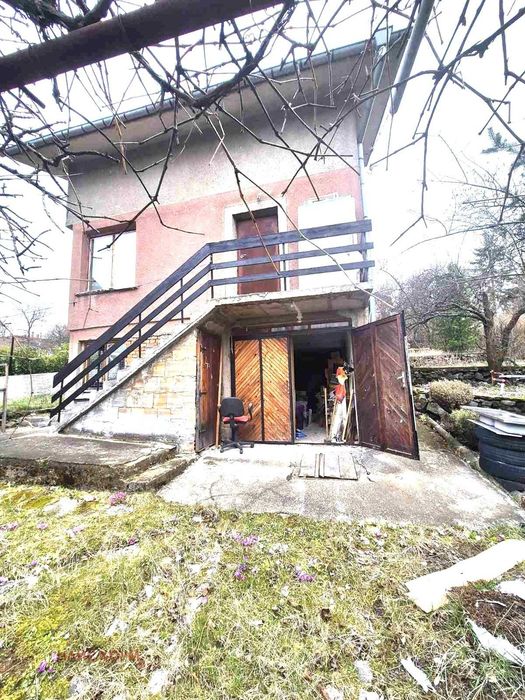 Продаваме прекрасна КЪЩА