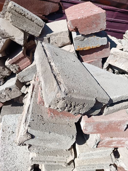 Пескоблок  отдам даром