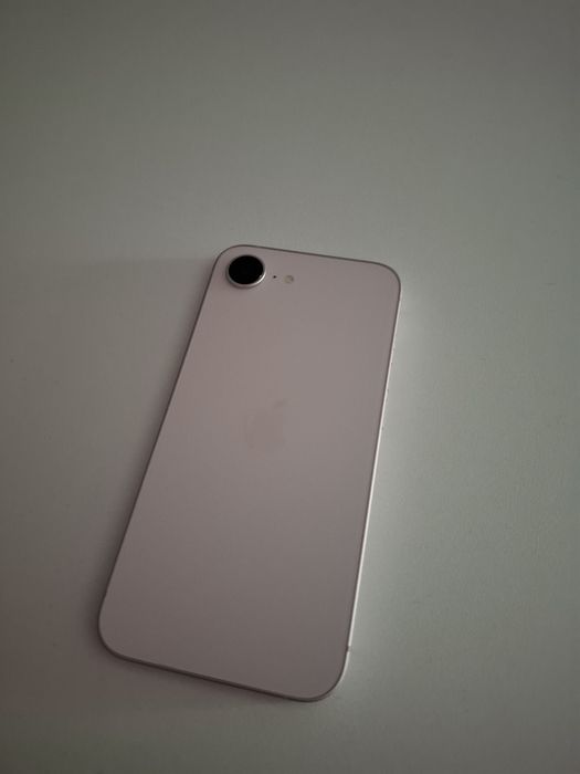 Iphone 17e заключен с ICloud