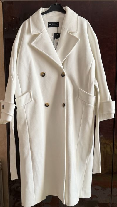 Продам стильное белое пальто