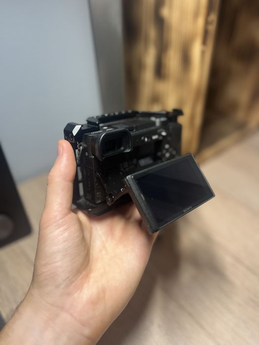 Sony A6400 + SmallRig cage +SmallRig NP-FW50 3818