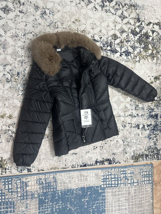 Продам куртки новые