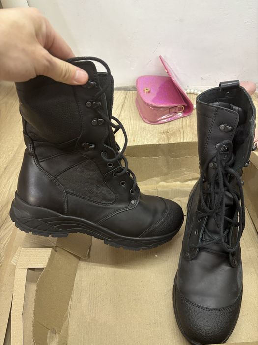 Продам берцы зимние и летние.