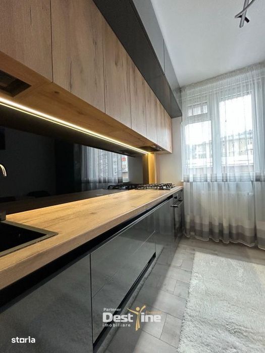 Apartament Lux 3 camere 87mp central cu 2parcare 700€