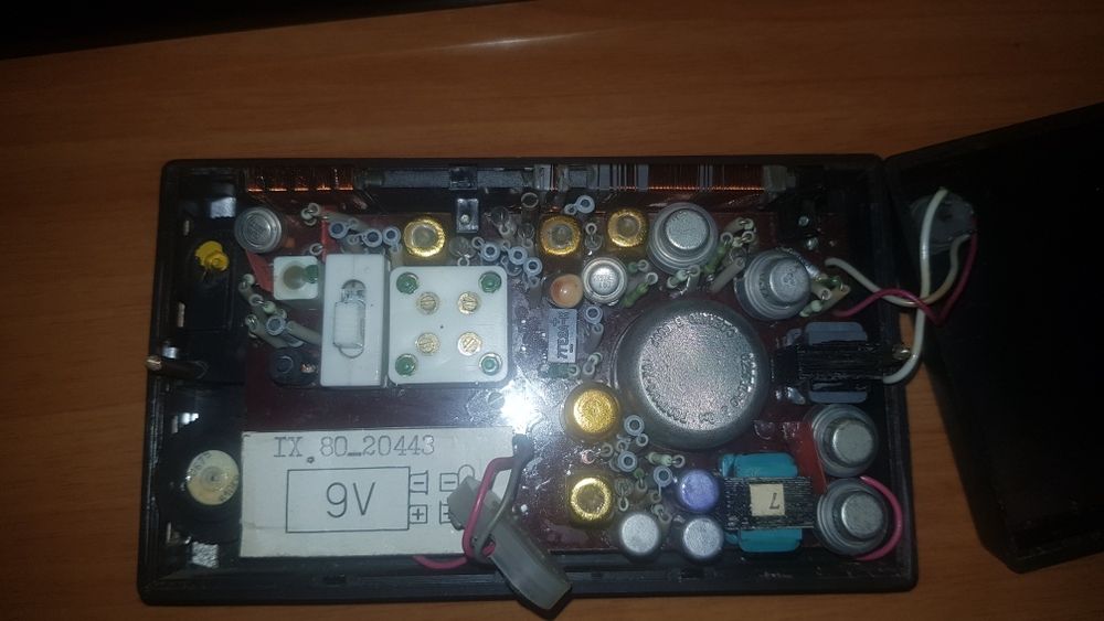 Radio de colecție rusesc pe tranzistori Neywa 402, funcțional