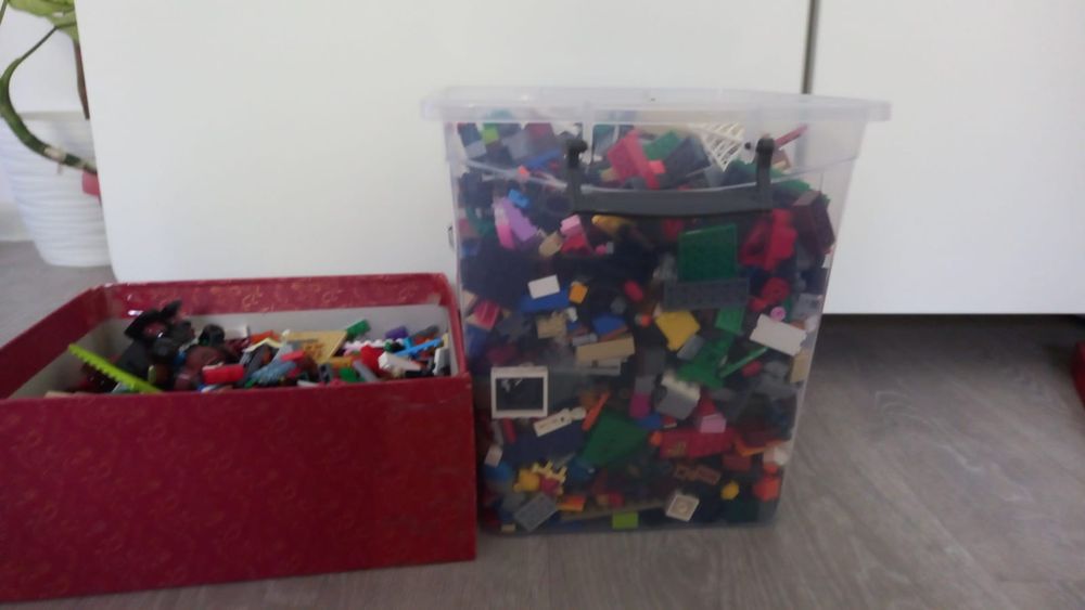 Продам большой набор ЛЕГО. ОРИГИНАЛ.