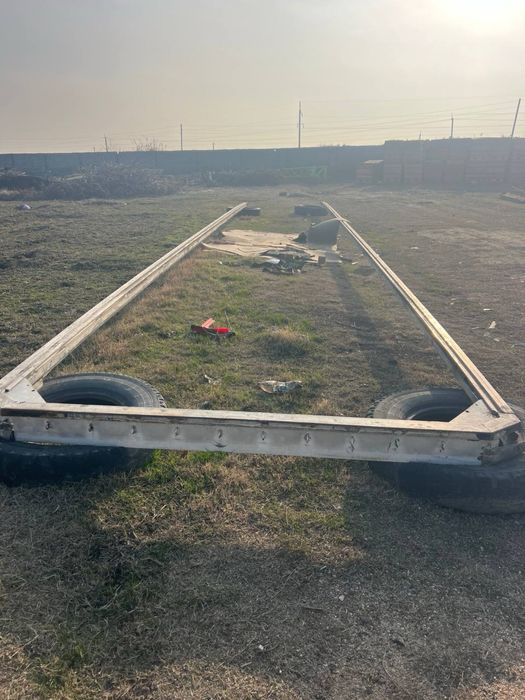 Tentkampekt sotiladi stoykalari eshiklar holati yahshi