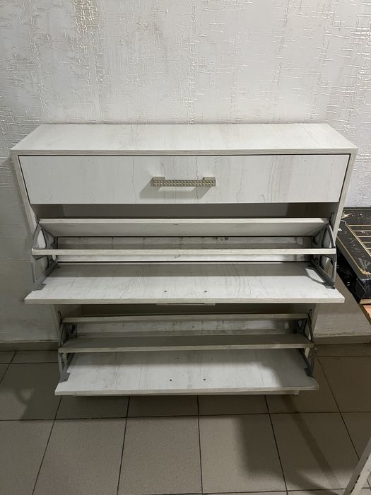 Продаю шкаф под обувь