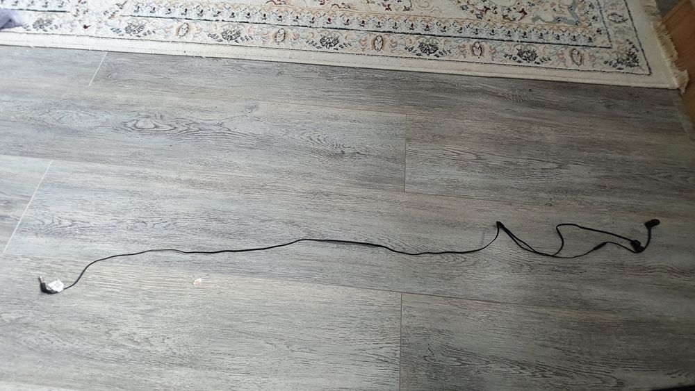 Продам наушник от компании JBL