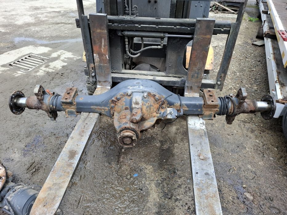 Punte spate Mercedes Atego cu blocabil