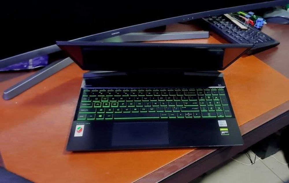 HP Pavilion core i7-10750H SSD-256gb 1TB