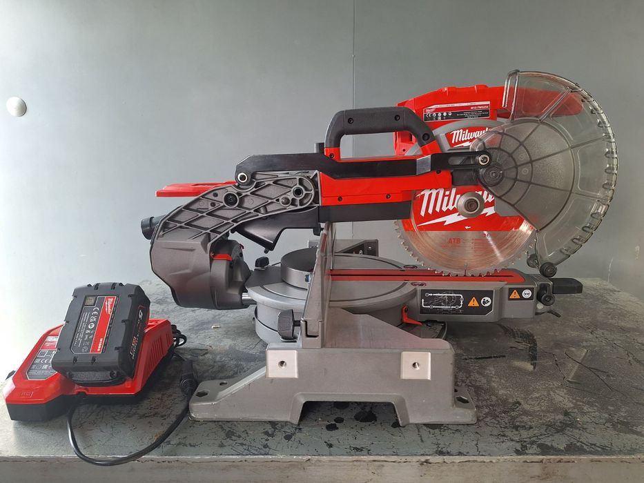 Акумулаторен настолен потапящ циркуляр MILWAUKEE M18 FMS254