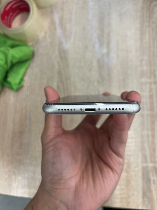 Продам Айфон 11 64 ГБ
