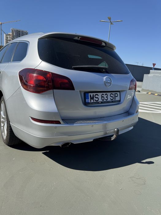 Opel Astra J Sport Tourer 2011 – 2.0 CDTI